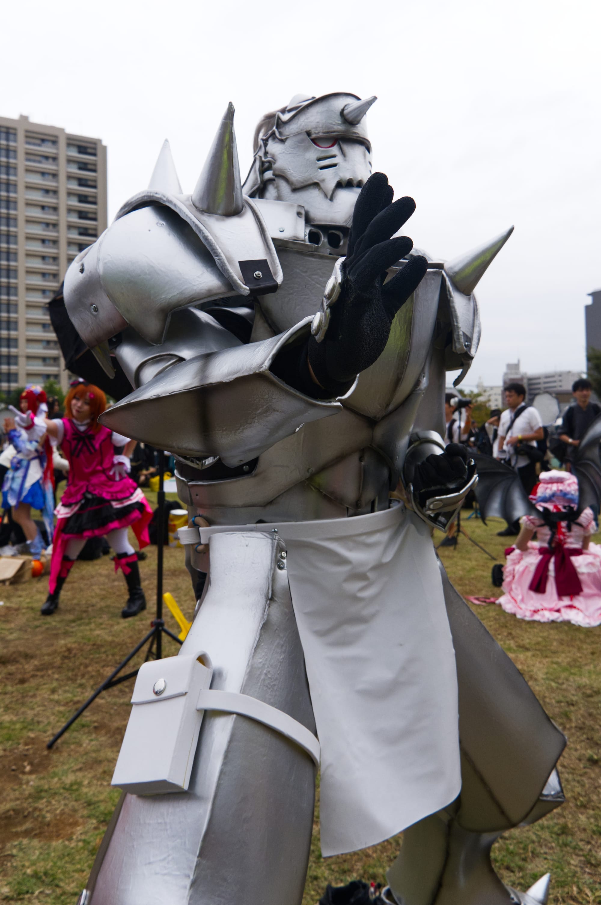 Akahosi cosplaying as Alphonse Elric from Fullmetal Alchemist