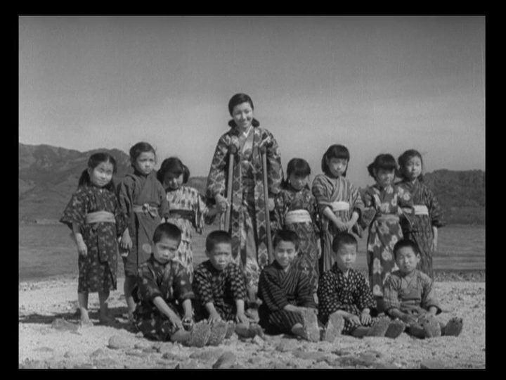 Hisako Oishi and her class in Twenty-Four Eyes