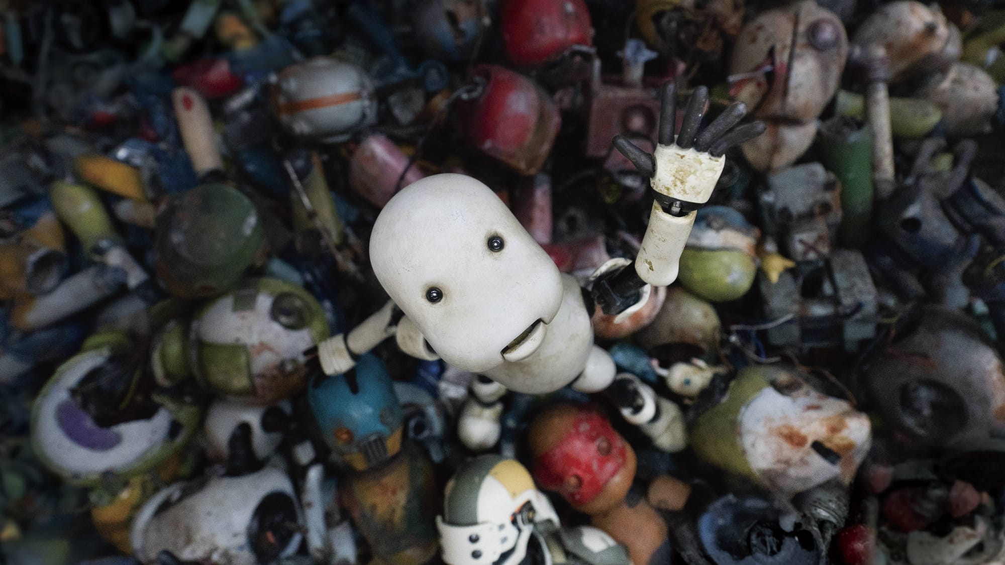 Robin (original body) in Junk World