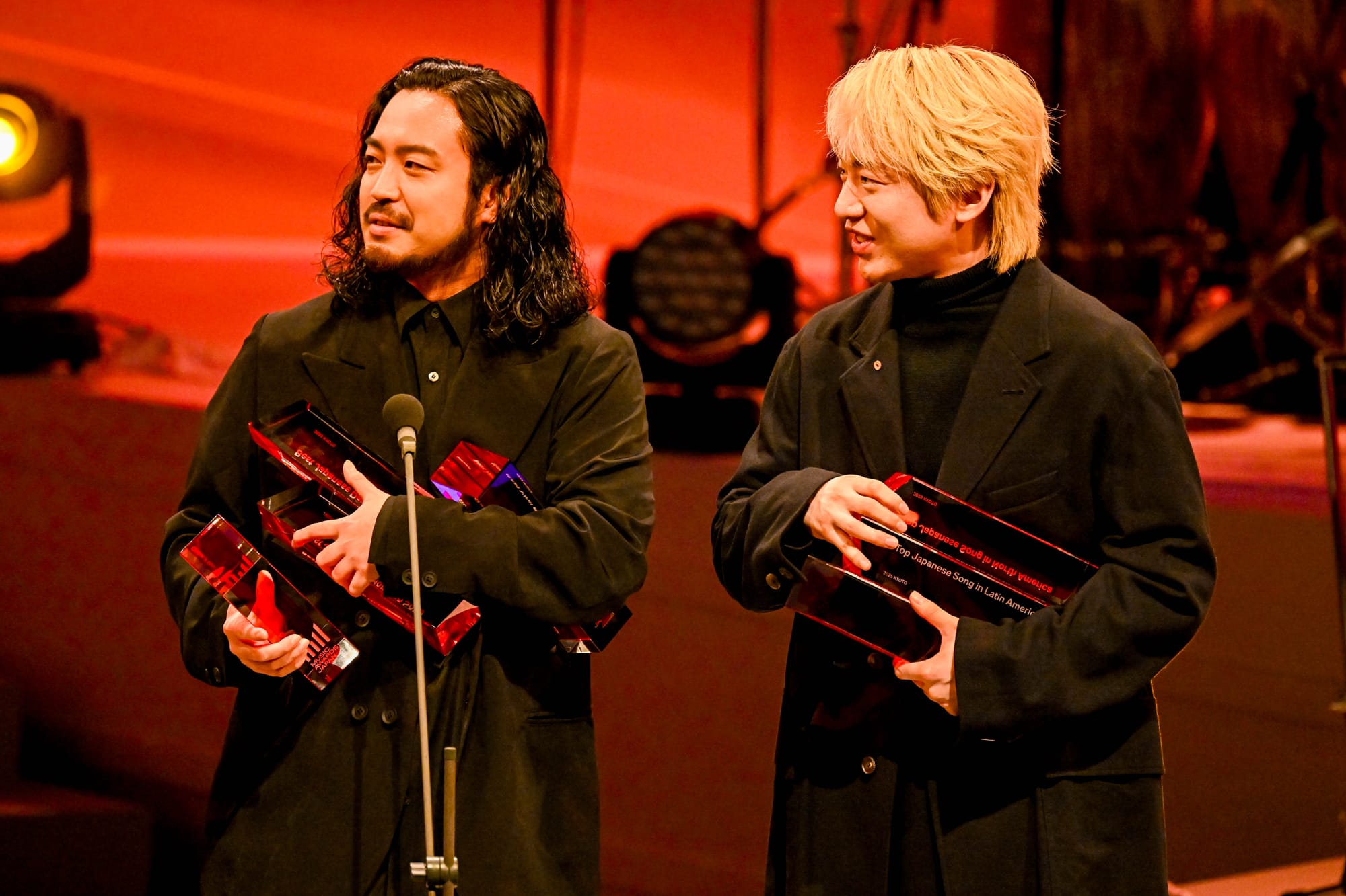 Creepy Nuts wins 7 awards at the premiere ceremony for "Bling-Bang-Bang-Born"