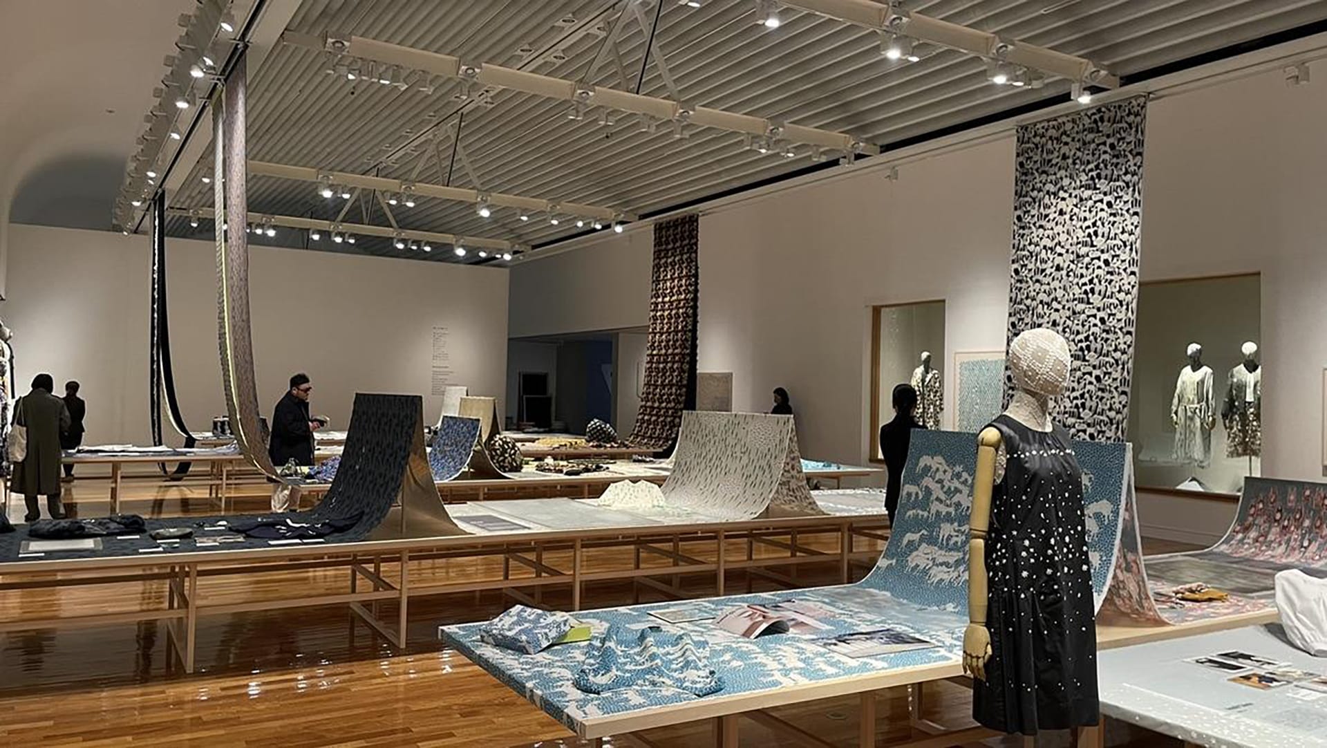 Minä Perhonen’s “Tsugu”