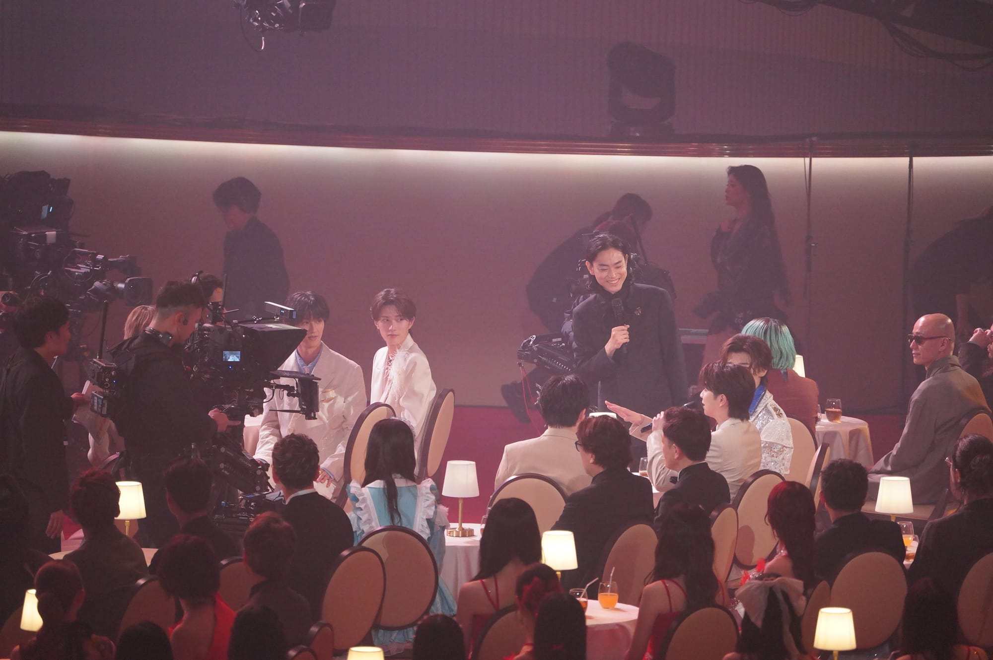 Masaki Suda talking to M!LK