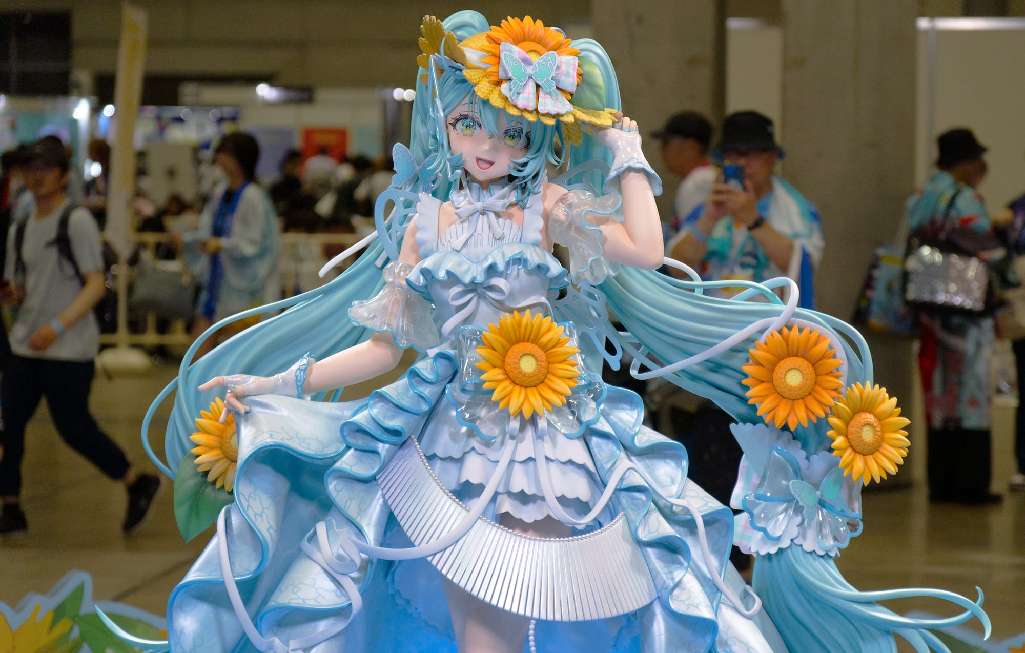 Hatsune Miku Magical Mirai 2026 statue